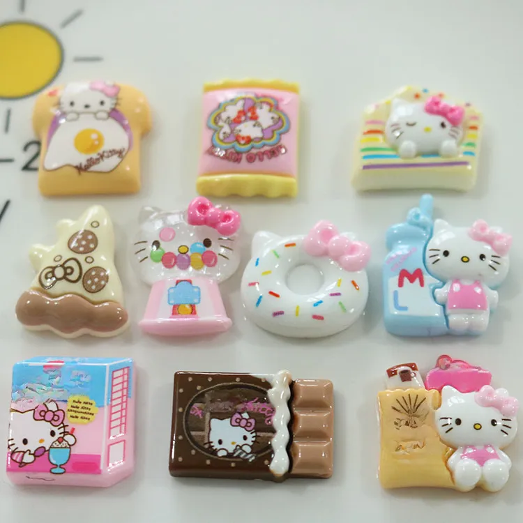 Accessoires Hello Kitty desserts en résine : charms, aimants, pinces à cheveux