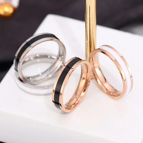 Bague en acier inoxydable plaqué or 18 carats, design simple et élégant, unisexe