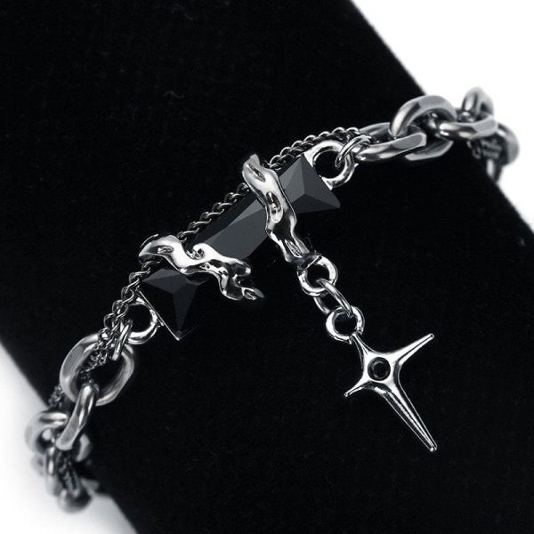 Bracelet gothique zircon noir pendentif étoile