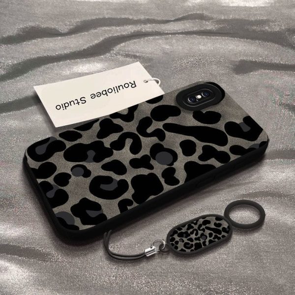 Coque iPhone motif léopard gris avec bracelet