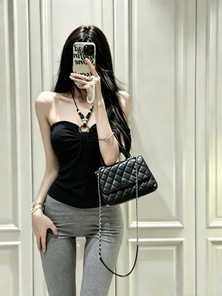 Débardeur femme col licou dos nu à perles avec coques intégrées