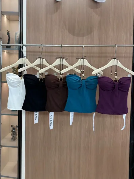 Débardeur femme col licou dos nu à perles avec coques intégrées