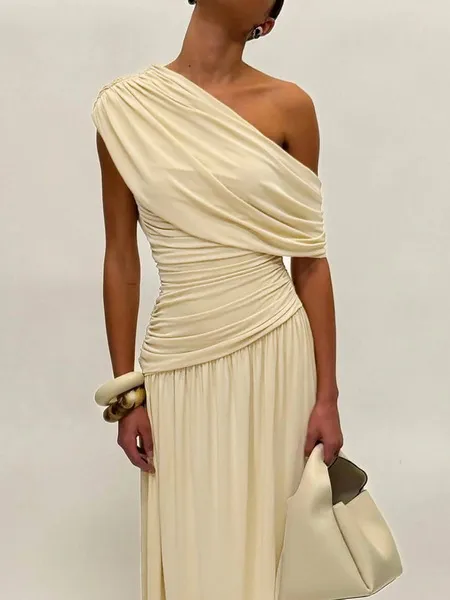Robe de printemps sans manches à col oblique, plissée, irrégulière, unie