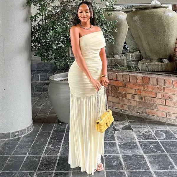 Robe d'été femme coupe slim, épaule dénudée et empiècement en tulle