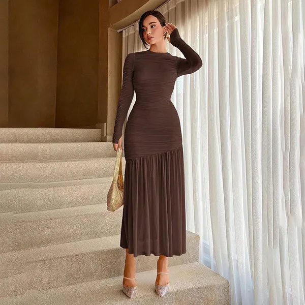 Robe en dentelle élégante col rond manches longues coupe fluide