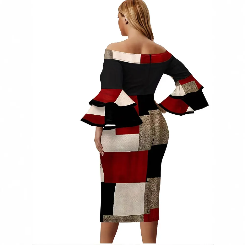 Robe grande taille à manches trois-quarts et col bateau, imprimé floral noir