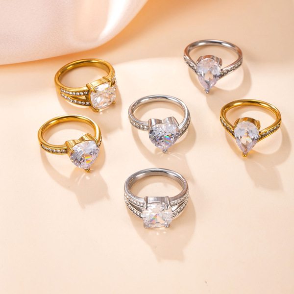 Bague femme en acier inoxydable cœur zircon empilable