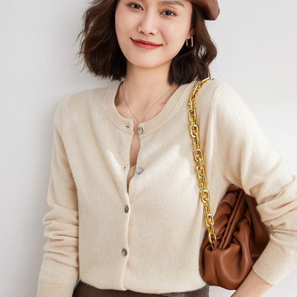 Cardigan femme tricoté léger, manches longues, col rond, coupe ample