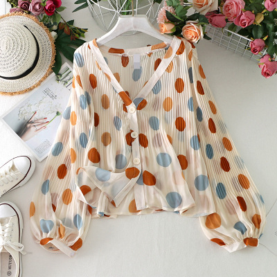 Chemise femme à pois plissée col V manches longues protection solaire