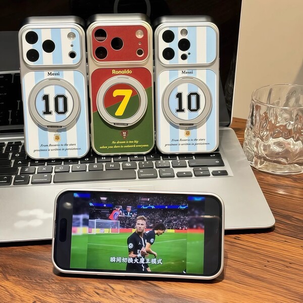 Coque antichute avec support rotatif motif ballon de football pour iPhone 16/17