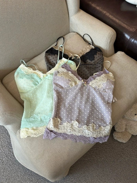 Débardeur femme en dentelle à fines bretelles avec coques intégrées