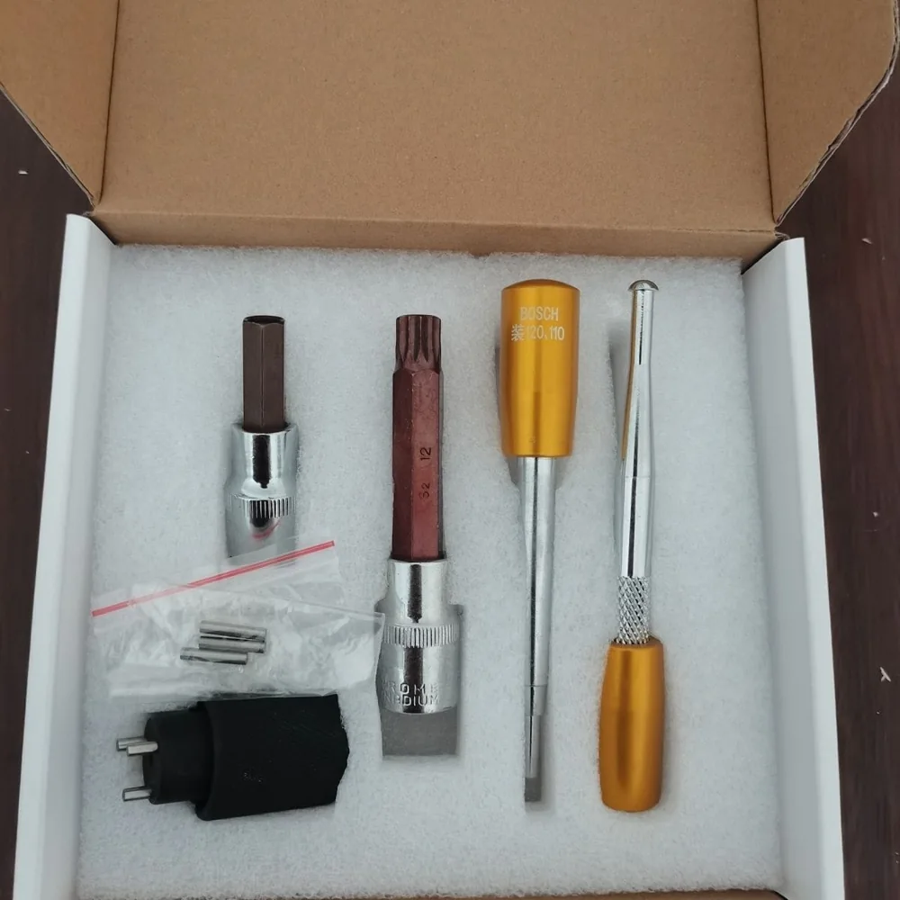 Kit démontage injecteur common rail rangé dans sa boîte carton avec calage en mousse