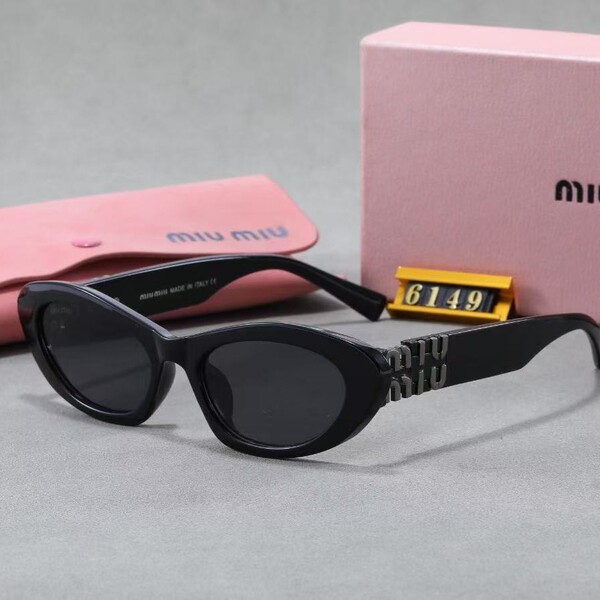 Lunettes de soleil femme monture étroite œil de chat rétro noires UV400