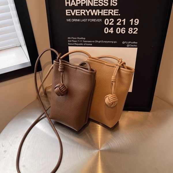 Petit sac à bandoulière mignon pour téléphone en simili cuir, avec boule