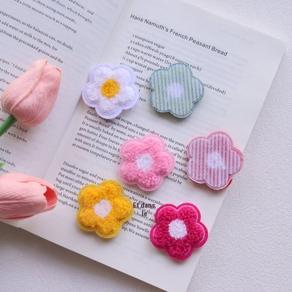 Pince à cheveux fleur brodée pour enfant, fixation douce
