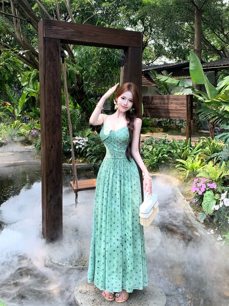 Robe d'été à pois sans manches, encolure U, jupe longue évasée