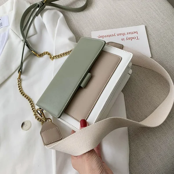 Sac à bandoulière femme carré en simili cuir grainé, fermeture rabat