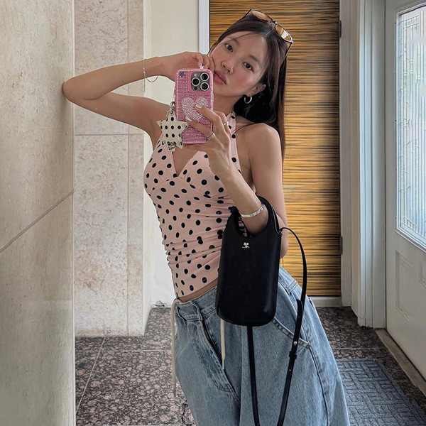 Top licou femme à pois, dos nu et coupe slim sans manches